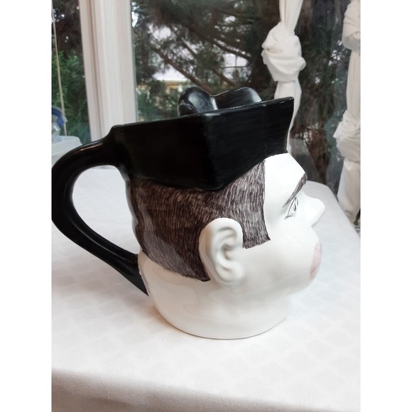 Biretta Roman Catholic Priest Pitcher, Artist Estrela Signed - Picture 7 of 8